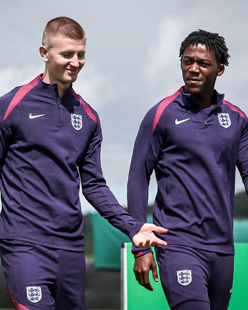 🚨 Manchester United’s Kobbie Mainoo and Crystal Palace’s Adam Wharton has caught the eye of Real Madrid manager Xabi Alonso.

He wants to sign a new midfield playmaker.

(Source: Defensa Central)