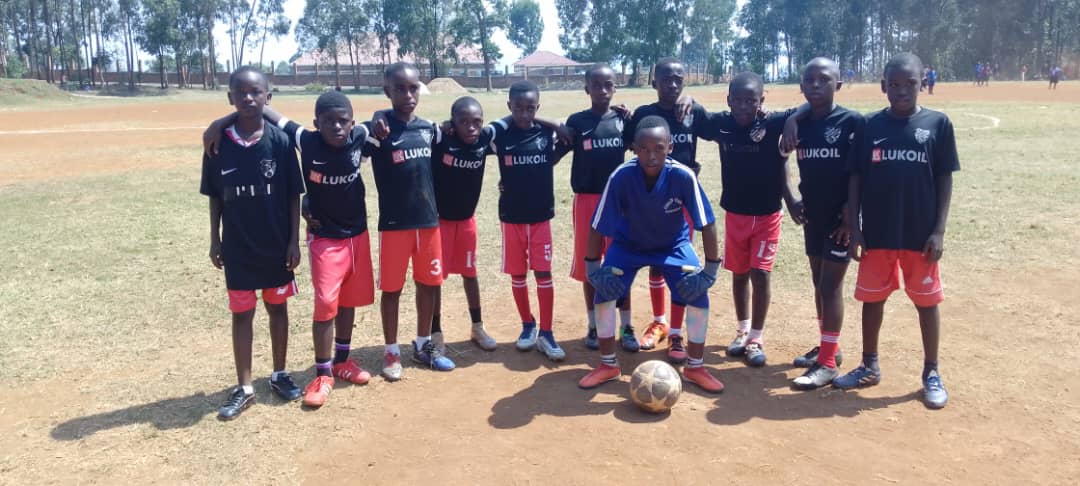 SPRINGHOPE20201's tweet photo. Today, we visited  #Nyamasheke.  At Nyamasheke Pitch we had a great time with the new generation from all categories  (U13, U15, U17)
Thank you for welcoming us and helping us continue to improve our Vision. 

#Practice #Makes #Perfect 

@FERWAFA
@RusiziDistrict
@Nyamasheke https://t.co/h4vTefLvqW