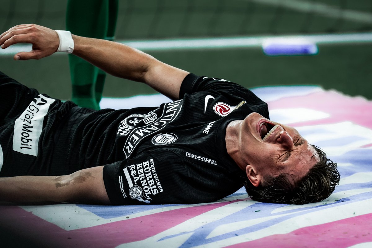 SKSturm's tweet photo. Das tat beim Zuschauen schon verdammt weh – gute Besserung, Tim! #sturmgraz #ASKSTU #AdmiralBL #GEPApictures 
____________
ASK 0:2 STU |⏱️60' https://t.co/8sqONn5zDP