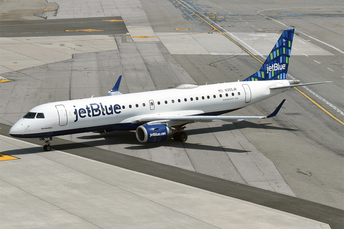 Hace pocos días os contábamos que JetBlue retirará en apenas unas semanas el Embraer de su flota. Ahora sabemos que la compañía ya ha vendido gran parte de su stock de aviones y piezas, más en concreto 13 E190 completos y 36 motores CF34 que propulsan a este avión. El comprador