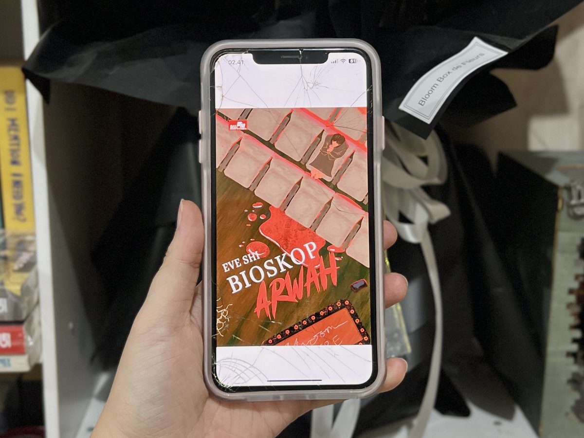 vvanillapopcorn's tweet photo. Bioskop Arwah by Eve Shi
✨Horror, Fiction | 160 Halaman
✨Baca lewat apps perpuskite
#AgustusMariMembaca
#augustwithme #readingather
#vvanillapopcornreads https://t.co/clvWS9oNWJ