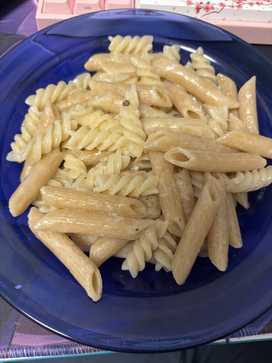 MimiMaid's tweet photo. Nudeln mit Zitronen-Buttersoße! #maidkitchen https://t.co/rT2yZkG2hD