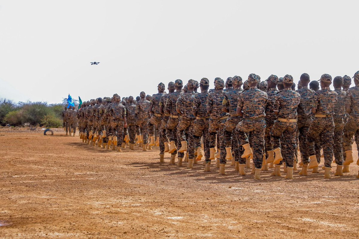 G0RG0R_'s tweet photo. #TaarGooye Military Unit has successfully completed its training at the #Samakaab Military Base in the Sool region, marking a significant step in the formation of the @SNAForce’s 26th Division, established under Somalia’s newest Federal Member State - the North East State @SSCKhaatumo
