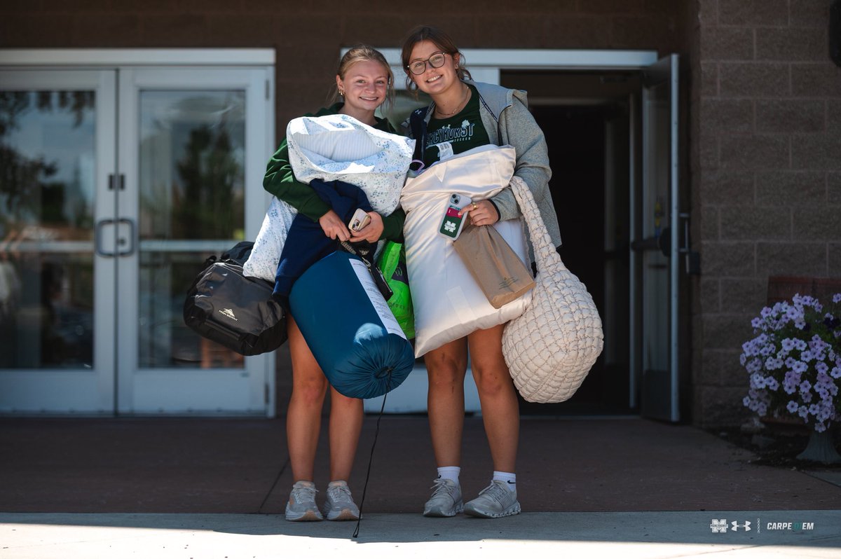 hurstwsoc's tweet photo. Happy Move-In Day!☘️📦

#HurstAthletics https://t.co/U94B2XWEUH