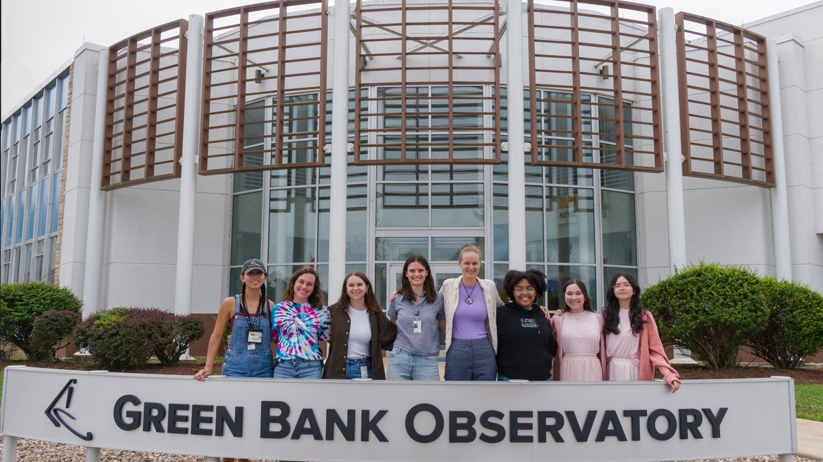 🔭✨ Happy National Woman Astronomers Day! I am grateful for those that came before me and look forward to continuing to contribute to the  field. In celebration of this day, here is a picture of a few of the  fantastic women I work with at Green Bank Observatory! 🌌 📡