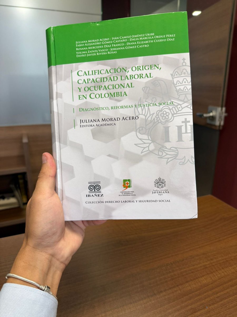 Observatoriopuj's tweet image. Ayer presentamos el libro: &quot;Calificación, origen, capacidad laboral y ocupacional en Colombia. Diagnóstico, reforma y justicia social&quot; elaborado junto con #CODESS sobre el proceso de pérdida de capacidad laboral, esencial para determinar una situación de incapacidad laboral.