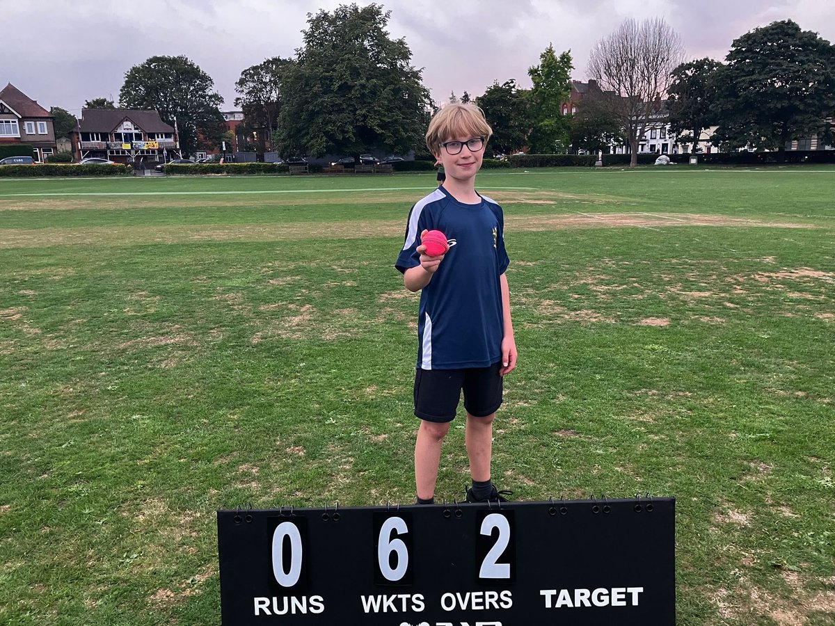 Mitcham Cricket Club (@mitchamcc) on Twitter photo Good week for our 11 year old bowler Rory.
☑️WEDS: bumps into his hero <a href="/StuartBroad8/">Stuart Broad</a> at Wimbledon station
💥FRI: takes two triple-wicket maidens for Mitcham Under 12s. All clean bowled.
What did you say to him, Stuart?? Good week for our 11 year old bowler Rory.
☑️WEDS: bumps into his hero <a href="/StuartBroad8/">Stuart Broad</a> at Wimbledon station
💥FRI: takes two triple-wicket maidens for Mitcham Under 12s. All clean bowled.
What did you say to him, Stuart??