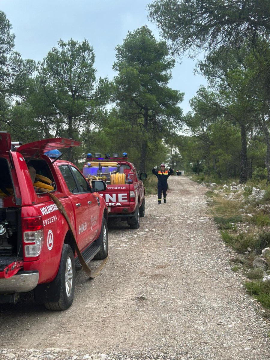 AdeneGeifa's tweet photo. 1/08/2025
GEIFA colaborando en la extinción de conato por rayo en #Enguera , zona de la séneca junto a base aérea ,3 vehículos y 10 voluntarios se incorporado al dispositivo de extinción.
Gran labor de todo el operativo. https://t.co/tECE7Wv6XU