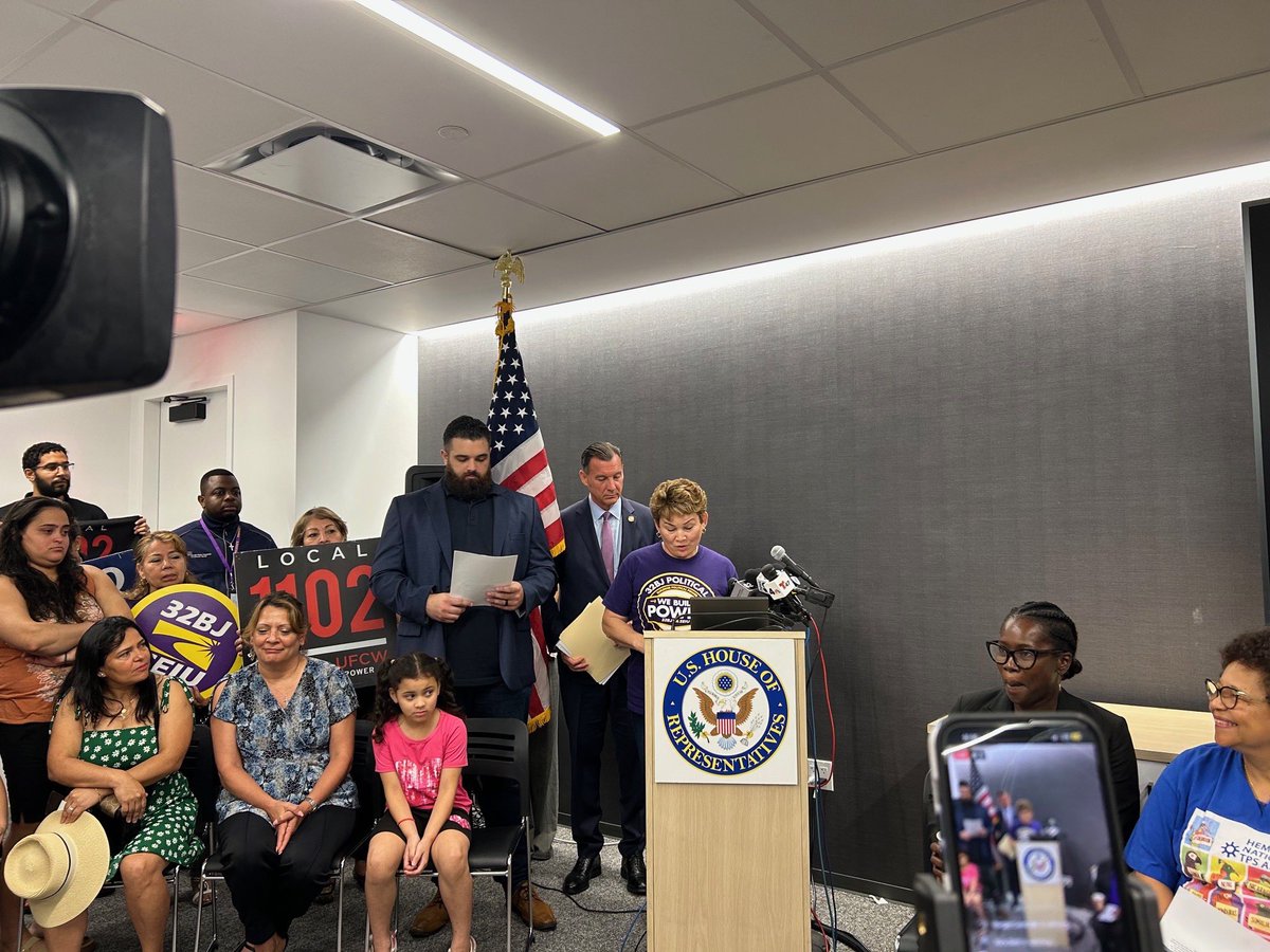 32BJ SEIU /// #BuildingJustice 🧹✊🏽 (@32bjseiu) on Twitter photo Long time <a href="/32BJSEIU/">32BJ SEIU /// #BuildingJustice 🧹✊🏽</a> member Perla Canales proud to stand with <a href="/1199SEIU/">1199SEIU💫</a> , national <a href="/TPS_Alliance/">Nat’l TPS Alliance</a> , <a href="/NDLON/">NDLON</a> and congressman <a href="/Tom_Suozzi/">Tom Suozzi</a> this yesterday morning to call for decent treatment and a humane path to citizenship for immigrant workers working lawfully under temporary Long time <a href="/32BJSEIU/">32BJ SEIU /// #BuildingJustice 🧹✊🏽</a> member Perla Canales proud to stand with <a href="/1199SEIU/">1199SEIU💫</a> , national <a href="/TPS_Alliance/">Nat’l TPS Alliance</a> , <a href="/NDLON/">NDLON</a> and congressman <a href="/Tom_Suozzi/">Tom Suozzi</a> this yesterday morning to call for decent treatment and a humane path to citizenship for immigrant workers working lawfully under temporary
