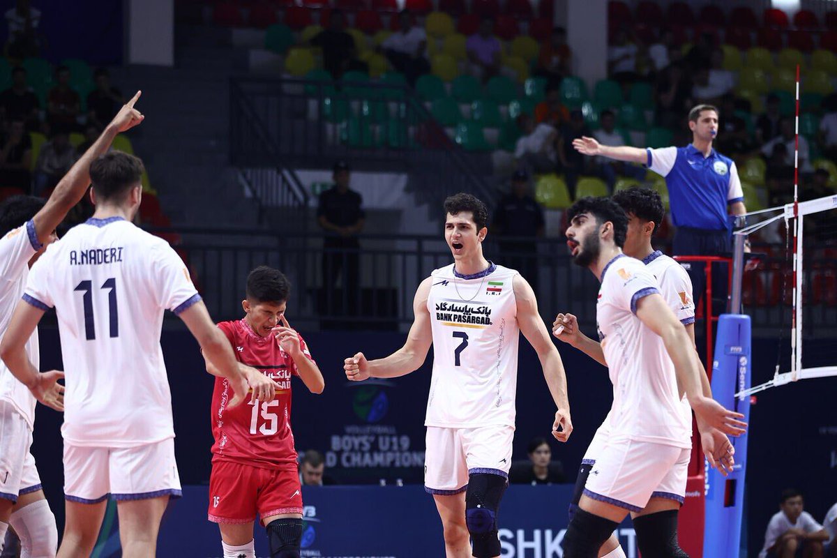 La selección iraní de voleibol🏐🇮🇷 juvenil logró su pase a las semifinales del Campeonato Mundial Sub-19 tras derrotar 3-1 a Finlandia, que llegaba invicta al torneo celebrado en #Taskent (#Uzbekistan 🇺🇿).