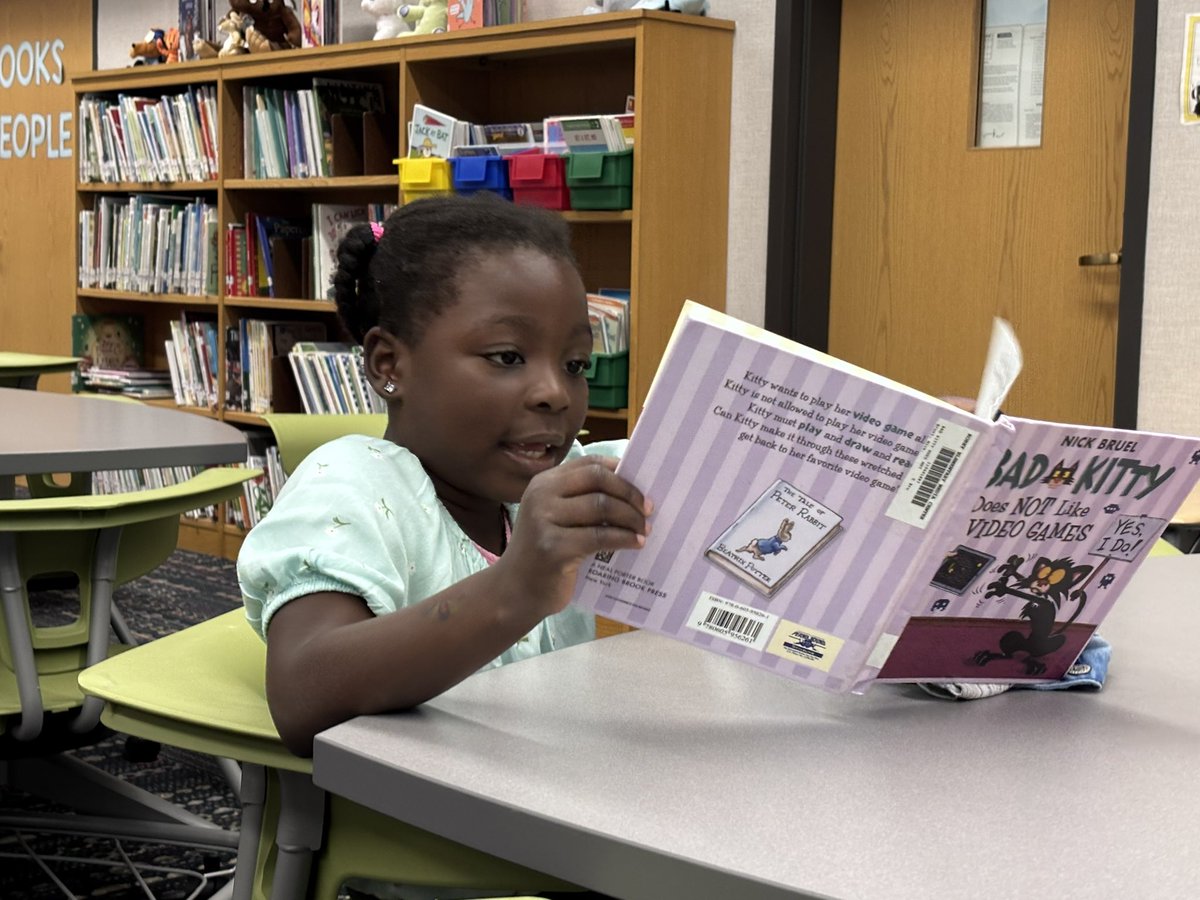 MrsWestReads's tweet photo. These @RobeyRockets have started their years off with some fabulous books! 
Check back often to see if your reader is included next! #wearewayne https://t.co/Ua0McWlsqk