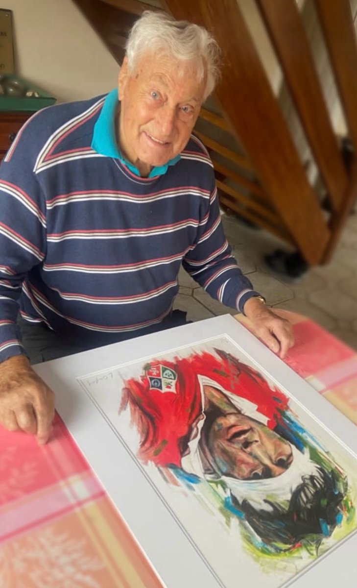 I genuinely felt emotional when I received this photo ❤️
The great Willie John McBride—a true legend of the game—appreciating my work 🦁
(Thank you so much, Tim, for capturing and sharing this!) #Lions2025 #LionsTour #GOAT