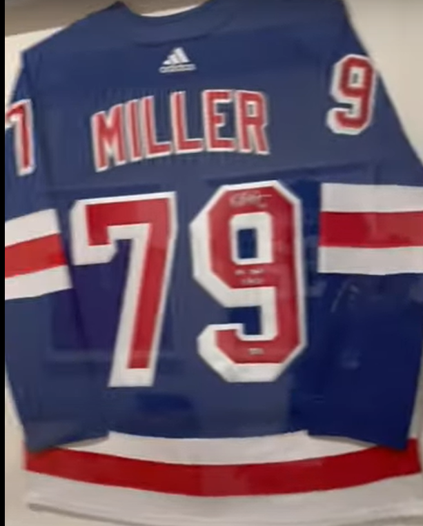 GearyGallery's tweet image. Preserve your memories with custom shadowboxes! Check out how we transformed a massive collection of sports jersey into home decor at youtu.be/tpdq8VUT1Hw?si… What would you frame? #AccentPictureFraming #CustomFraming #ShadowboxDisplay #PreserveWhatMatters #CustomShadowboxes