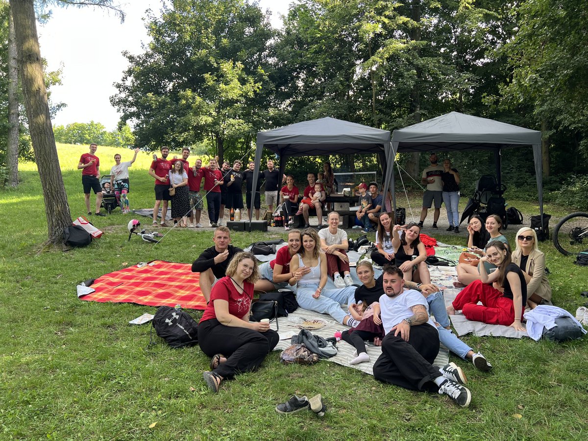 AppsDevTeam's tweet image. Grilování 🍖 a zábava 😀 se SMILE FACTORY 👌

#prehrada #brno #statl #leto
#adt #appsdevteam #bestcompany #iosdevelopment #androiddevelopent #webdevelopment #softwaredevelopment #programming #frontend #backend #desktop #ui #ux