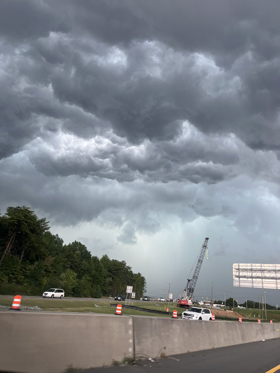 mcteague_ding's tweet photo. @wxbrad Storm crossing 77 N around mm36 https://t.co/t8Obo4rT4w
