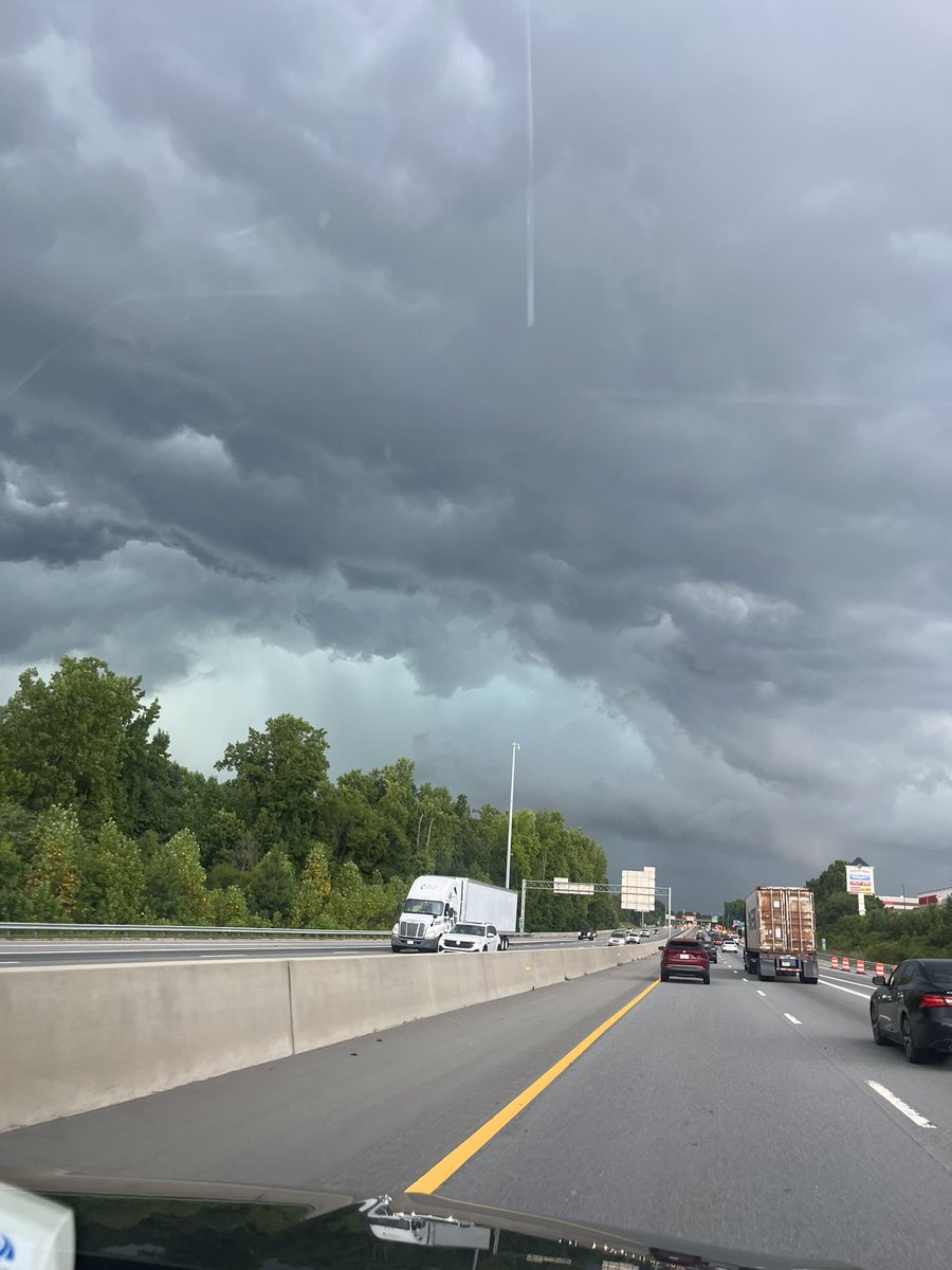 mcteague_ding's tweet photo. @wxbrad Storm crossing 77 N around mm36 https://t.co/t8Obo4rT4w