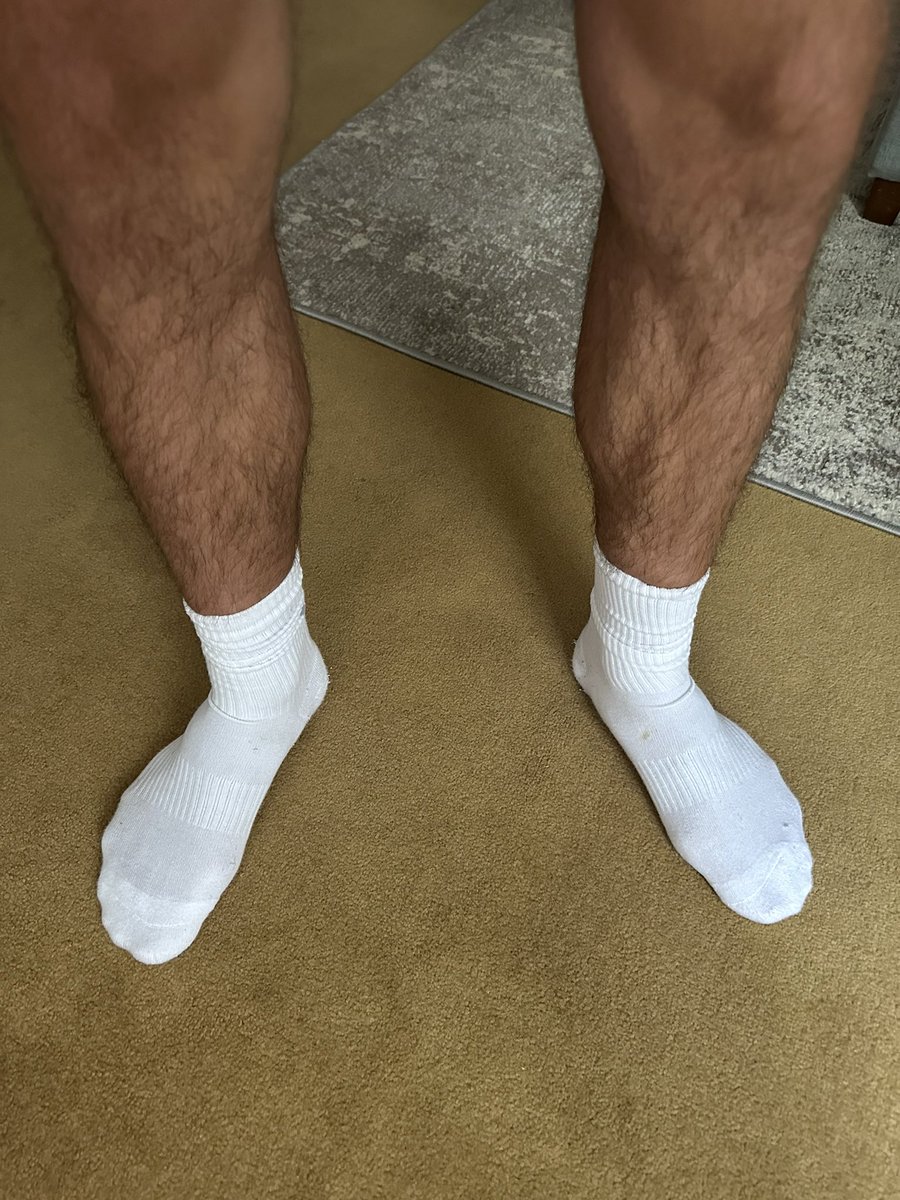 the wind that makes you admire my feet is blowing outside