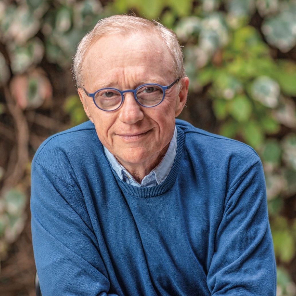 İsrail’in ‘Yaşar Kemal’i”, en ünlü yazarlarıdnan David Grossman, İsrail’in Gazze’de soykırım işlediğini söylemiş.
Grossman, 2006 Lübnan Savaşı’nda askerlik yapan oğlunu kaybetmiş bir barış aktivisti. 
Böyle bir İsrail atmosferinde soykırım demesi çok cesurca.
Vicdanlı biriymiş.