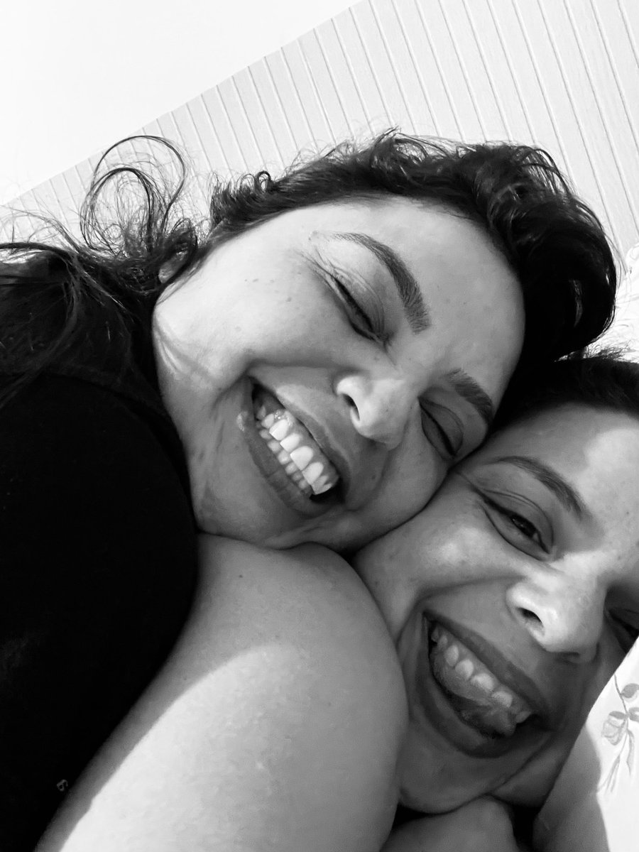 LumaChompatty's tweet photo. amar essa mulher é simplesmente leve.. ❤️ https://t.co/FYrESztOwo