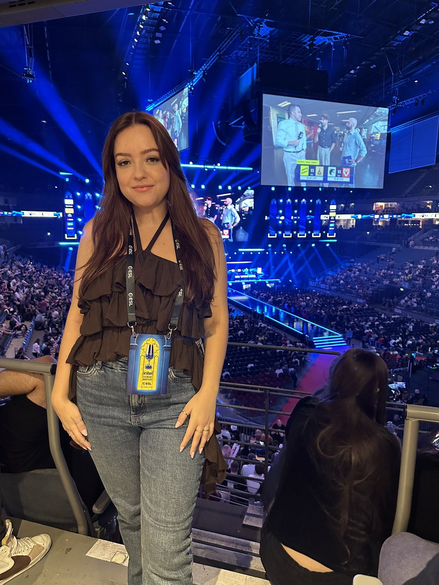 reehplayss's tweet image. Living the dream 💙🇩🇪✨ – @IntelGaming #IEMCologne #IntelCoreUltra