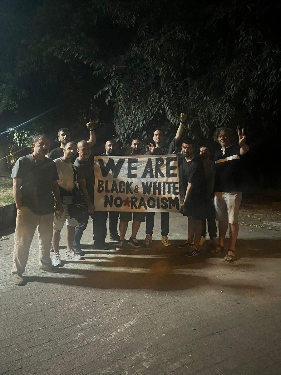 Antifa_Ultras tweet media