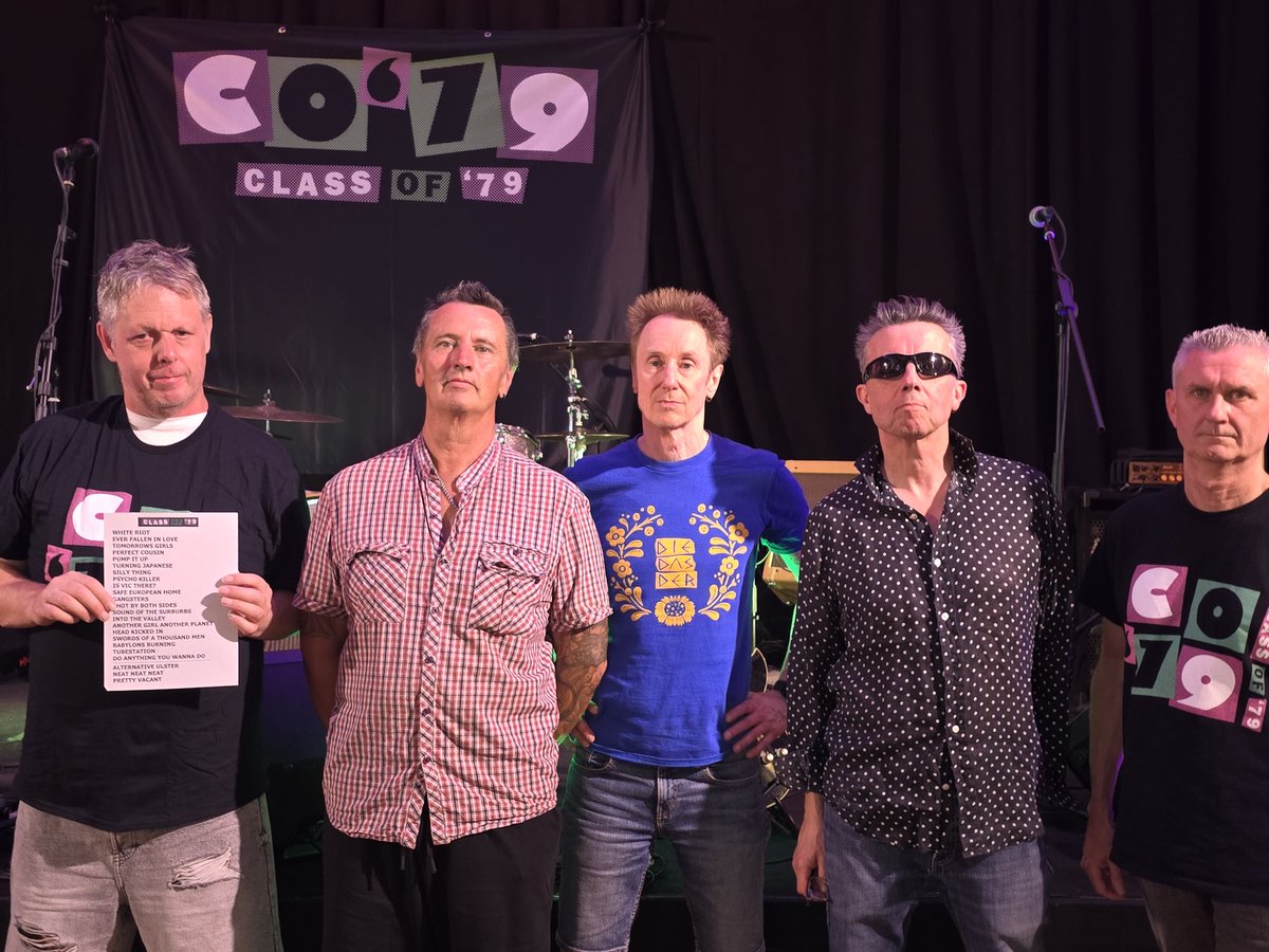 1980sRewind's tweet photo. @rawedgespassion is playing @dounetherabbit tomorrow night along with @the_rezillos
Phil Thompson of @the_rezillos is also a member of the #ClassOf79 https://t.co/FWsFADrM0i