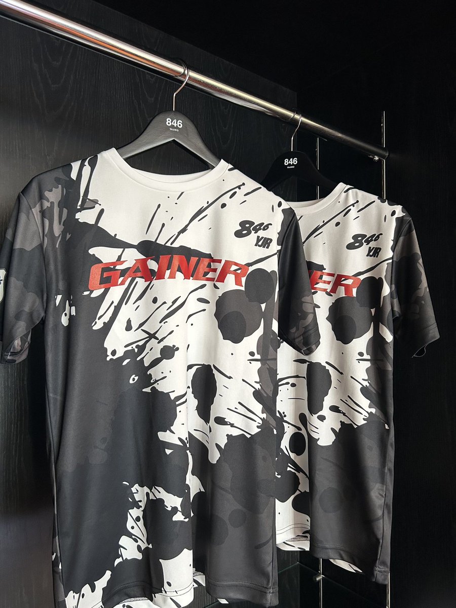 おはようございます。
本日から25年バージョンGAINERＸ846スタッフTシャツ発売いたします！
グランドスタンド裏【TONE】ブースへお越しください！
よろしくお願いいたします！
オリジナルクールブランケットも有ります！
#GAINER #TANAX #846 #TONE