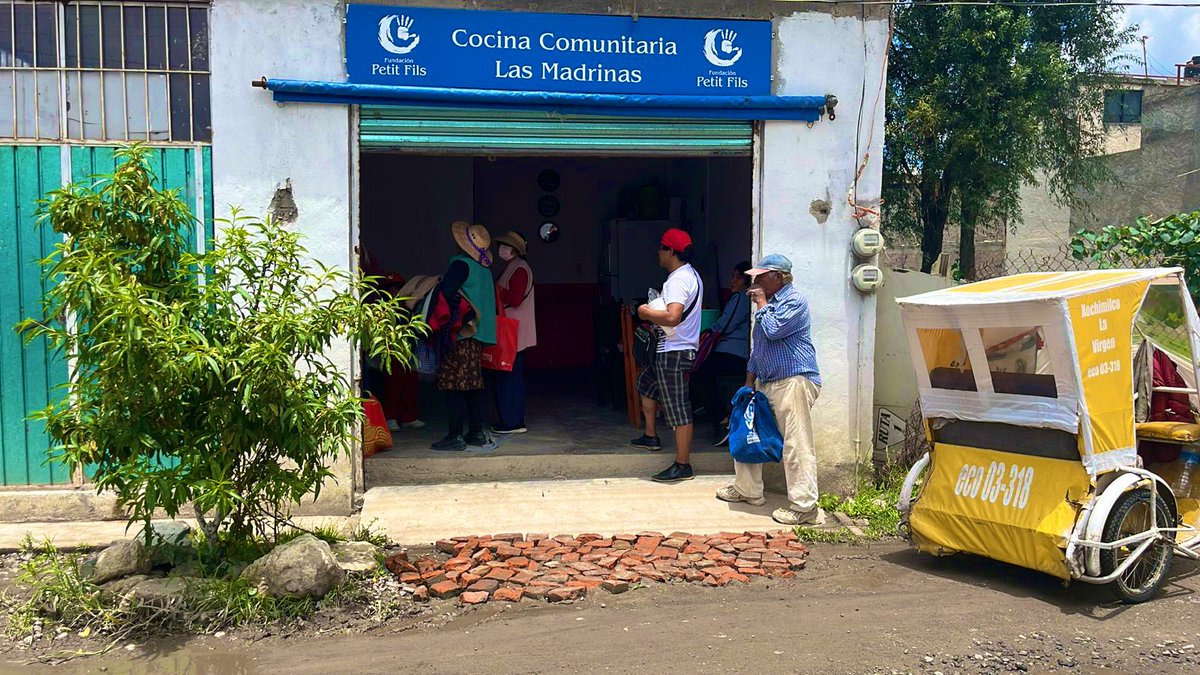 Esta temporada de lluvias y verano, el comedor comunitario <a href="/LMadrinas/">Las Madrinas</a> sigue siendo un punto de encuentro, calor humano y esperanza para muchas familias en Xochimilco

Tú también puedes ser parte del cambio.
Dona desde un pesito y ayúdanos a seguir

BBVA Bancomer
Cta: 01 1551 8032