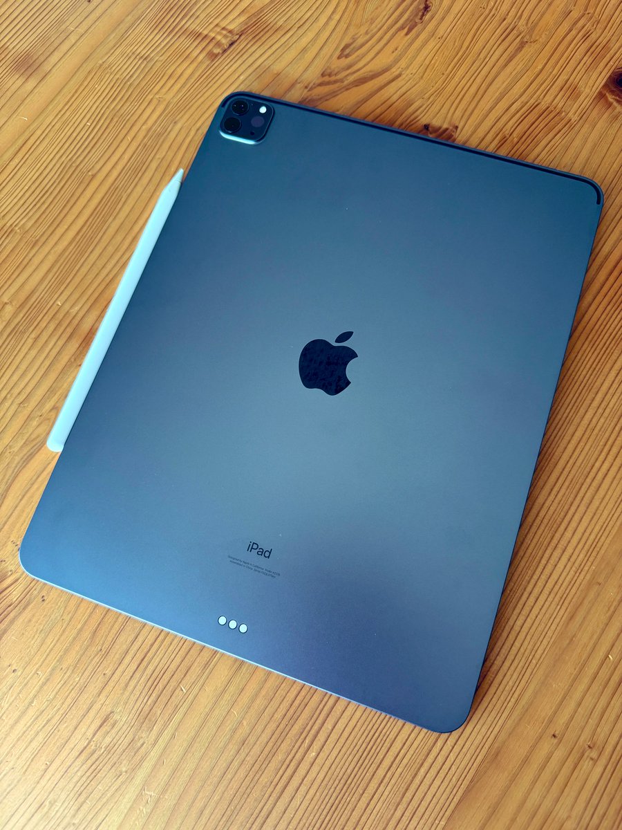【悲報】
iPadが水没(お茶がかかった)して画面がつかない😭…すぐに修理に出しに行ってみます…

…ああ、泣ける(泣いてはいない)…