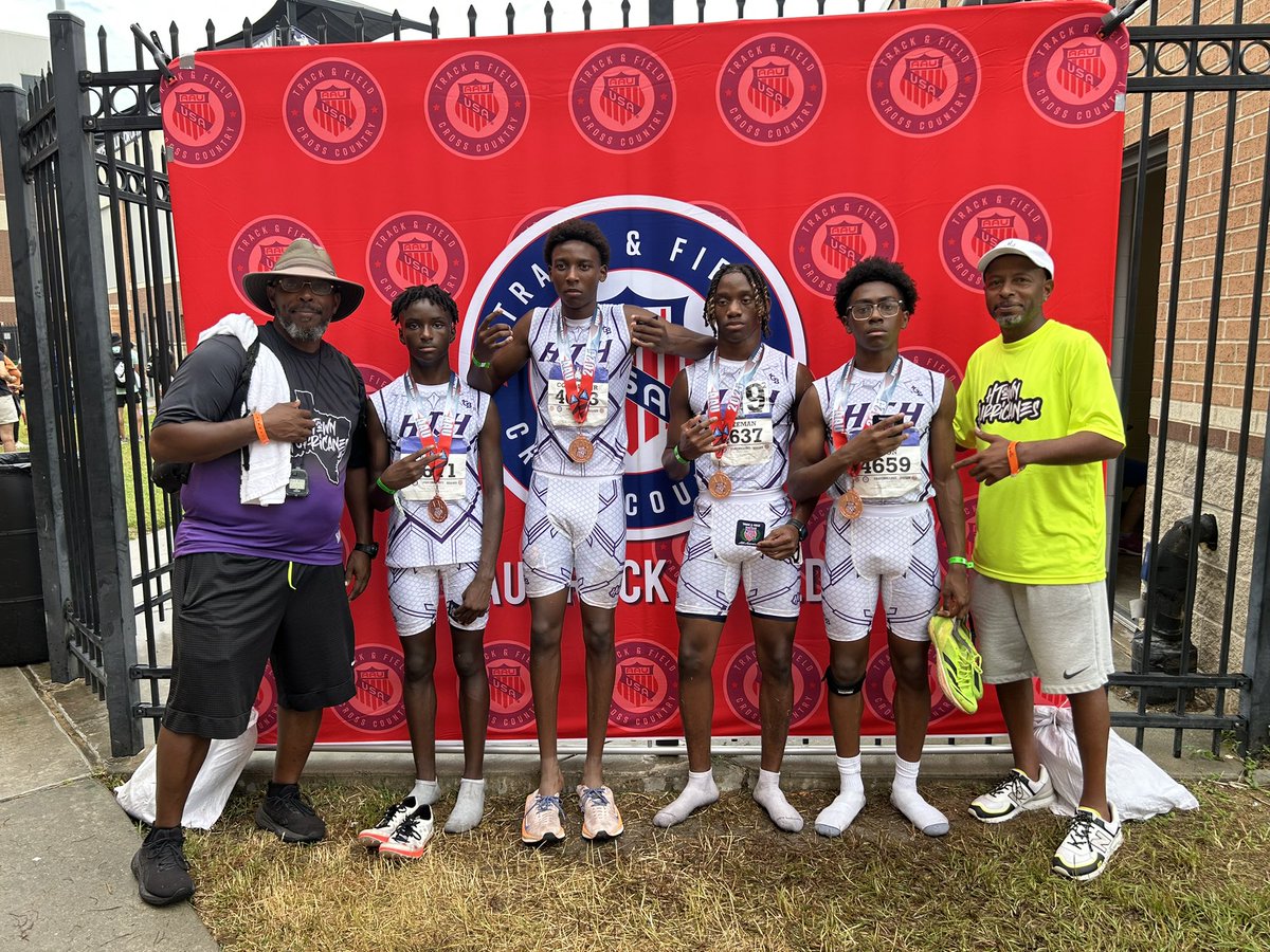 rvsimon78's tweet photo. Congratulations to the H Town Hurricanes 15-16U Boys for finishing 5th in the 4x800m relay at the AAU JUNIOR OLYMPICS. @Htownhurricanes https://t.co/AKxQAYzLVK
