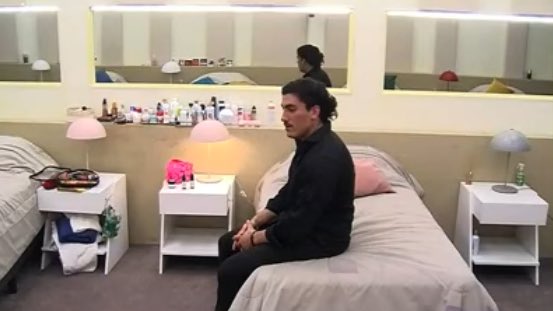obsesionespos's tweet photo. yo despues de la batalla de alan y Pablo con burning blue ya no me emociona ni llega ni mata ninguna batalla #LaVozArgentina https://t.co/lWgPsZazLA