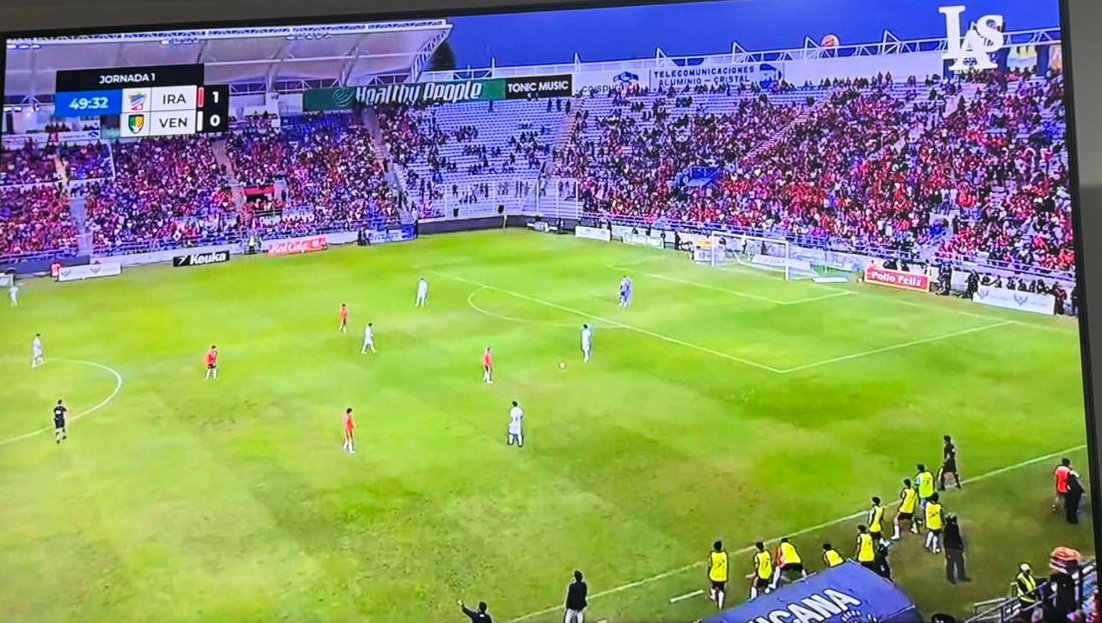 Gerardo Velázquez de León (@gvlo2008) on Twitter photo Perdió la <a href="/LigaMXExpansion/">Liga BBVA Expansión MX</a> brurtalmente. Sin interés por el No Ascenso, No Descenso y ahora, una producción de cuarto mundo. Ya van cinco veces que se van a negros, y la imagen es como ver un partido de los años ochenta. Un asco, un verdadero asco Perdió la <a href="/LigaMXExpansion/">Liga BBVA Expansión MX</a> brurtalmente. Sin interés por el No Ascenso, No Descenso y ahora, una producción de cuarto mundo. Ya van cinco veces que se van a negros, y la imagen es como ver un partido de los años ochenta. Un asco, un verdadero asco