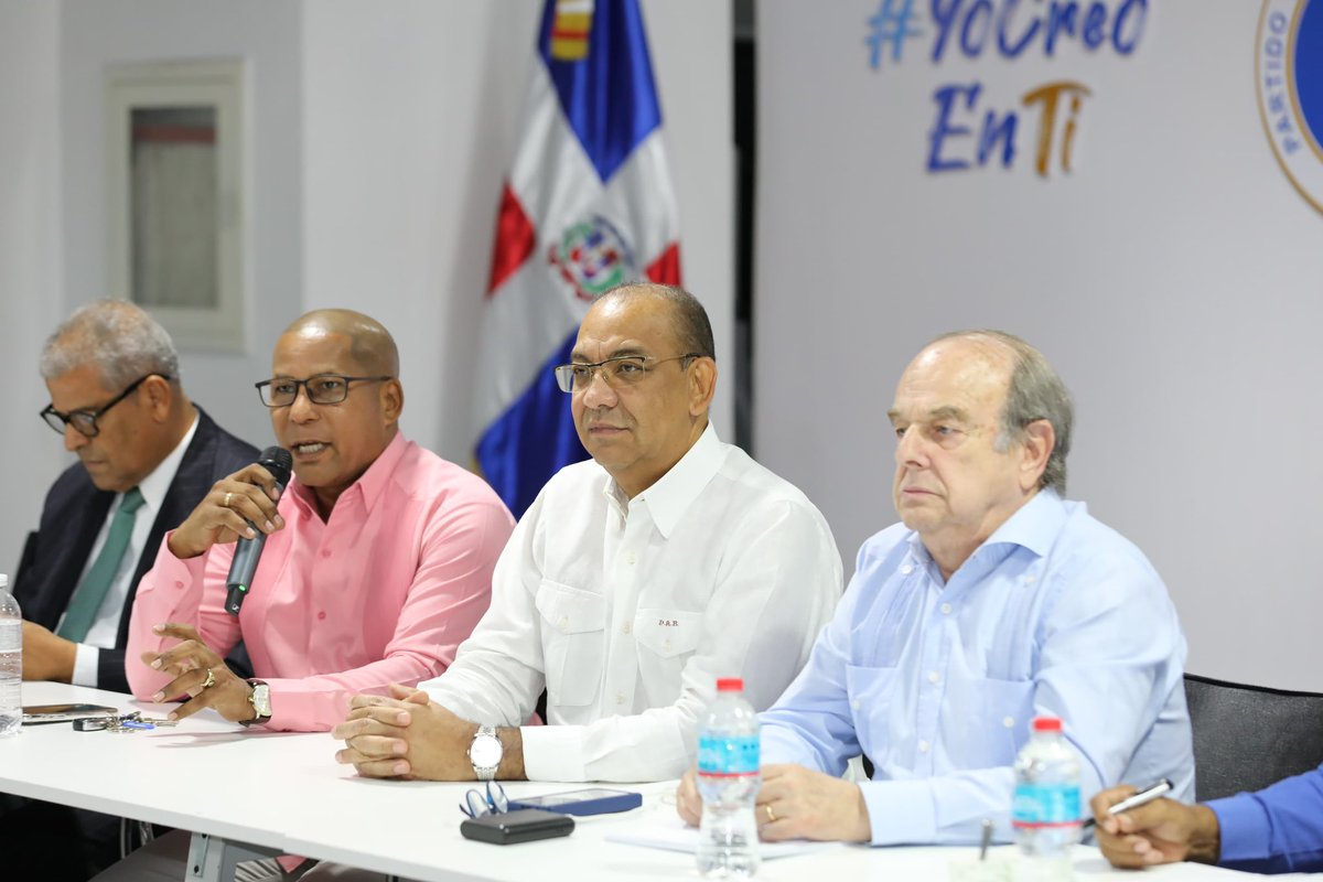 Deligne Ascención (@deligneab) on Twitter photo Ayer jueves presidí una productiva reunión con los dirigentes del Gran Santo Domingo, en la que compartimos los detalles del gran Encuentro Nacional de Dirigentes que encabezará nuestro presidente <a href="/luisabinader/">Luis Abinader</a>, este domingo 17 de agosto a las 9:00 a. m., en Sans Soucí.
Será un Ayer jueves presidí una productiva reunión con los dirigentes del Gran Santo Domingo, en la que compartimos los detalles del gran Encuentro Nacional de Dirigentes que encabezará nuestro presidente <a href="/luisabinader/">Luis Abinader</a>, este domingo 17 de agosto a las 9:00 a. m., en Sans Soucí.
Será un