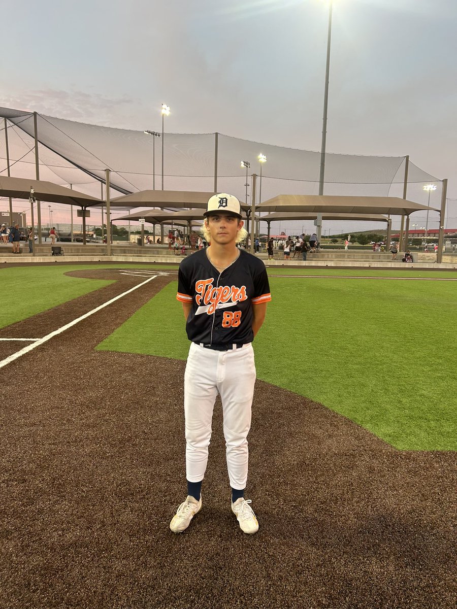 FiveToolTexas's tweet photo. F: @DTigerBaseball 2026 Smith 10, Alamo City Aces National 1
PoG: Andrew Lewis 3-3, HR, RBI, 3R
Pitcher: @BradingJack 4IP, 4K, H, ER
Notable: @ChaseLumas 2-2, 2B, RBI, R, BB https://t.co/uxA4AeUsyO