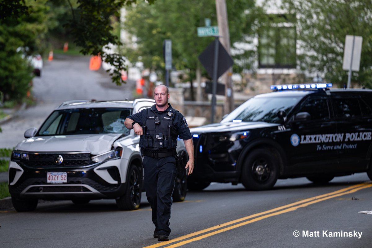 matty_kam's tweet image. Investigation underway in #Lexington after a pedestrian was struck by a vehicle. #BREAKING