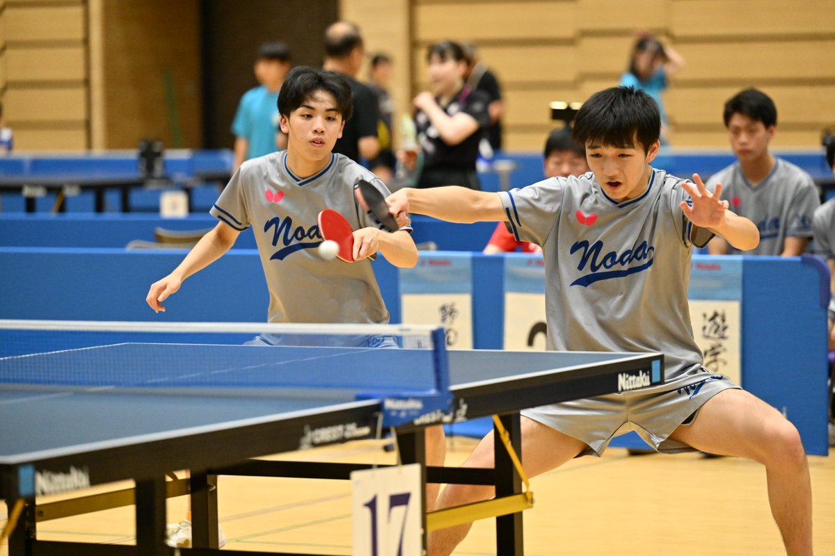 takurepo's tweet photo. #下関インターハイ 

▼男子学校対抗準決勝
野田学園　3-0　遊学館
○岩井田駿斗　3(3,-4,6,5)1　小林碧斗
○木村友哉　3(8,9,-5,-9,7)2　馬渕煌世
○岩井田駿斗／中野琥珀　3(6,-10,8,-9,7)2　馬渕煌世／小野拓真
　中野琥珀　-　柴田蒼馬
　島田翼　-　小野拓真

地元で悲願の初優勝を目指す野田学園が遊学館にストレート勝利で決勝進出。各試合とも競り合いましたが、勝負どころでチームカラーのアグレッシブな攻めを貫き、勝ち切りました。

この結果により、男子学校対抗決勝は、育英対野田学園のカードになりました。

#卓球レポート #卓球