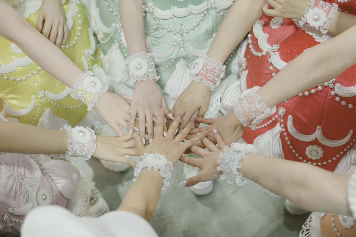 🤍:･*ﾟ🎂*･.｡🤍.｡:･*🎂*･.🤍:･*ﾟ🎂
 #超超超めでたいふるっぱーさん周年 
　　　＼⏰カウントダウン／
🤍:･*ﾟ🎂*･.｡🤍.｡:･*🎂*･.🤍:･*ﾟ🎂

【開演まであと4️⃣時間】
もうドキドキが止まりませんっ𐔌՞⸝⸝ʚ̴̶̷̷ · ʚ̴̶̷̷⸝⸝ ՞𐦯❤️‍🔥
一緒に過ごせる時間を、大切にしましょっ💗♩