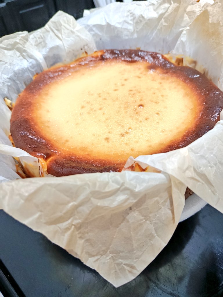 Listo tu pedido <a href="/sarmanza8a/">Sylvia Armanza 8a</a> de cuatro postres para mañana y que los disfrutes en familia, tarta vasca, cheesecake de maracuyá y tartaleta de chocolate 🤤