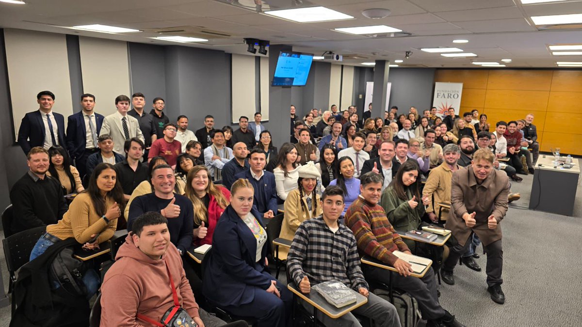 De la mano de <a href="/NickyMarquez1/">Nicolás Márquez</a> y con la compañía de <a href="/AgustinLaje/">Agustín Laje</a> en la apertura, se llevó a cabo una masterclass sobre "El Socialismo del Siglo XXI" que contó con la presencia de más de 800 inscriptos.