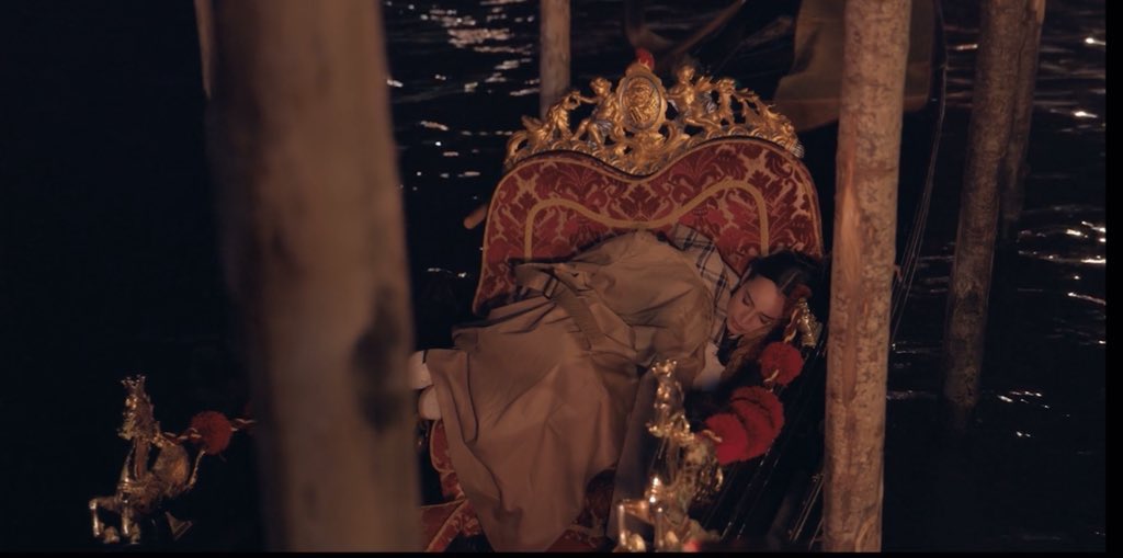 inspiringsofia's tweet image. did i finish the movie or did the movie finish me? #myoxfordyear