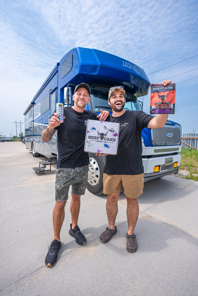 Roman Atwood tweet media