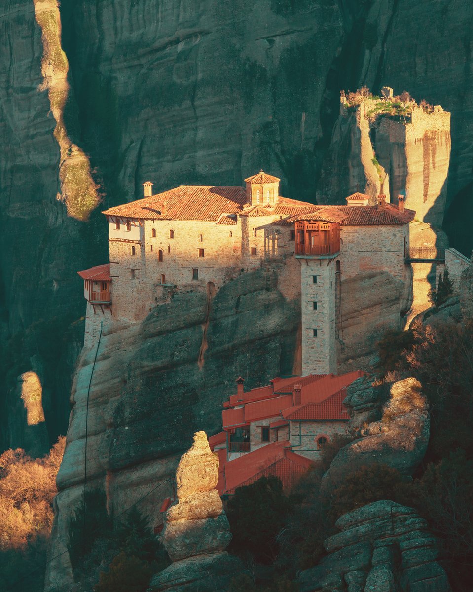 World_Harmony_'s tweet photo. The Meteora monasteries in Greece are gravity-defying sanctuaries perched atop towering rock pillars. Built from the 14th century onward by Orthodox monks seeking isolation, only 6 of the original 24 monasteries remain active. 
A UNESCO World Heritage Site https://t.co/xHab0QIybb