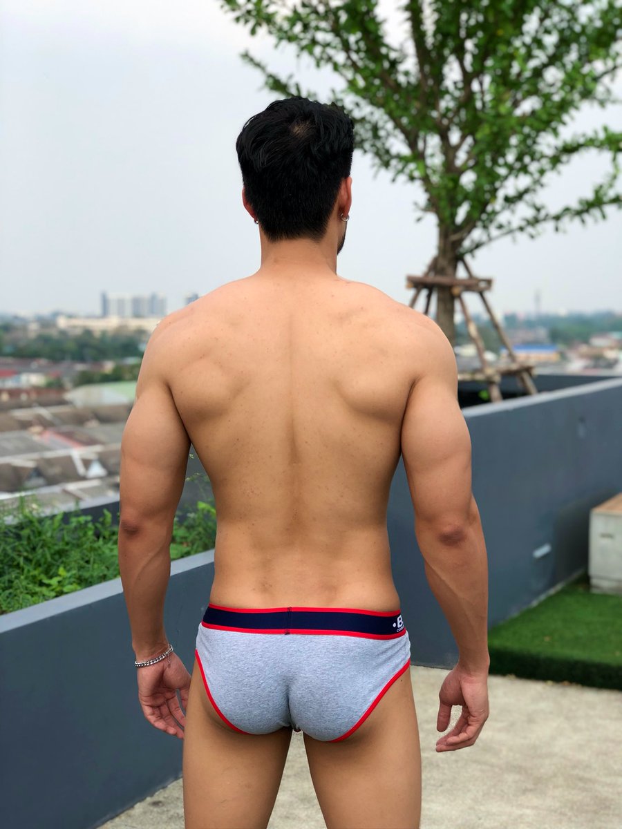 tanislands's tweet photo. ถ่ายแต่ข้างหน้า  ไม่เคยถ่ายข้างหลังเลย https://t.co/P5fO7XgmS7