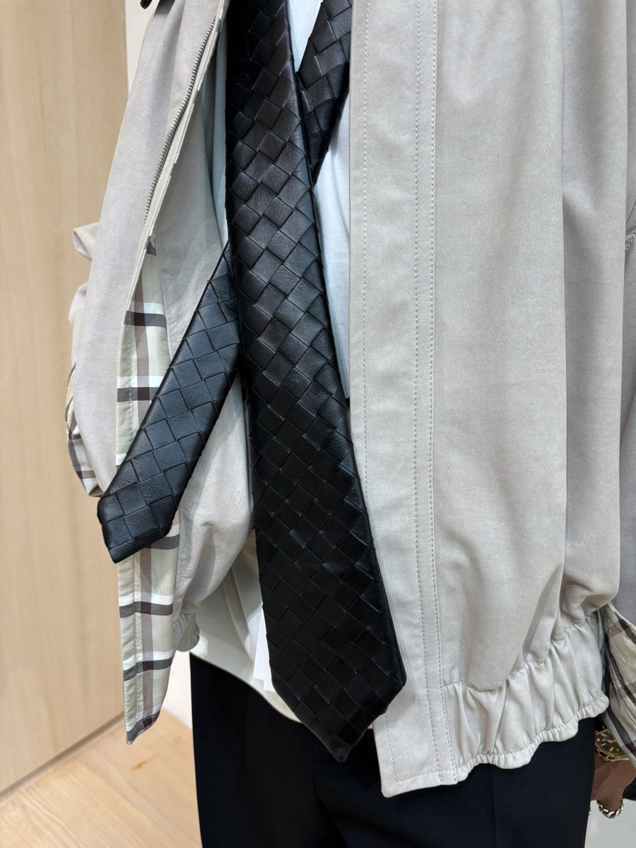 sneak peak of the #BottegaVeneta f/w 25 collection👀👀end of the Blazy era😢🧶
