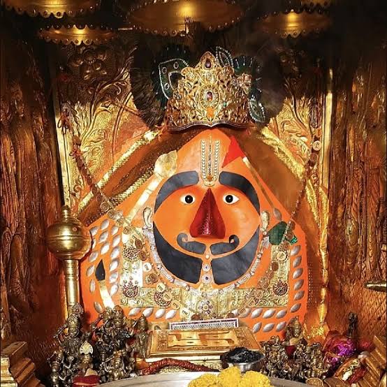 "सब सुख लहै तुम्हारी सरना, 
   तुम रक्षक काहू को डरना"

शुभ प्रभात, जय श्री बालाजी की 🙏❤️
#सालासर_धाम
