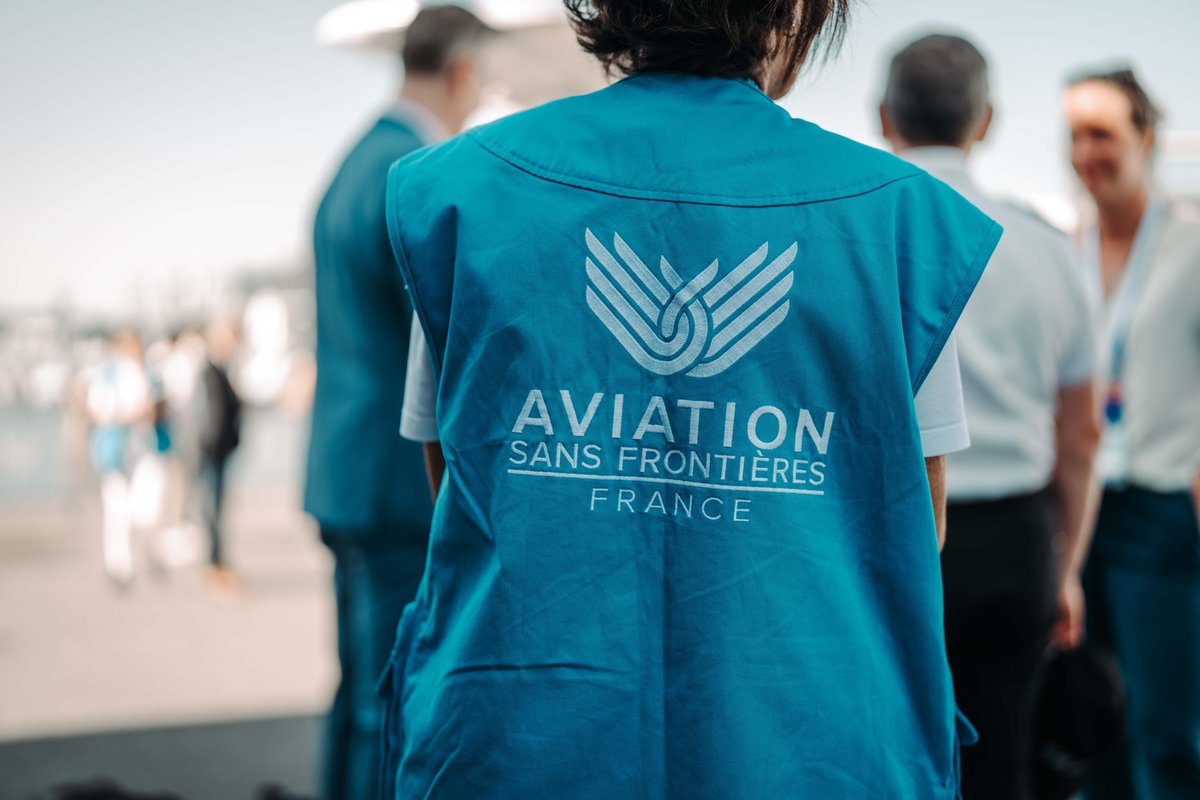TextronAviation's tweet image. At Textron Aviation, innovation meets impact ✈️ 🏥 🌍

We're proud to build aircraft that support @ONG_ASF in their mission to deliver life-saving medical care to remote communities. Their @Cessna Grand Caravan EX was recently on display at the #ParisAirShow