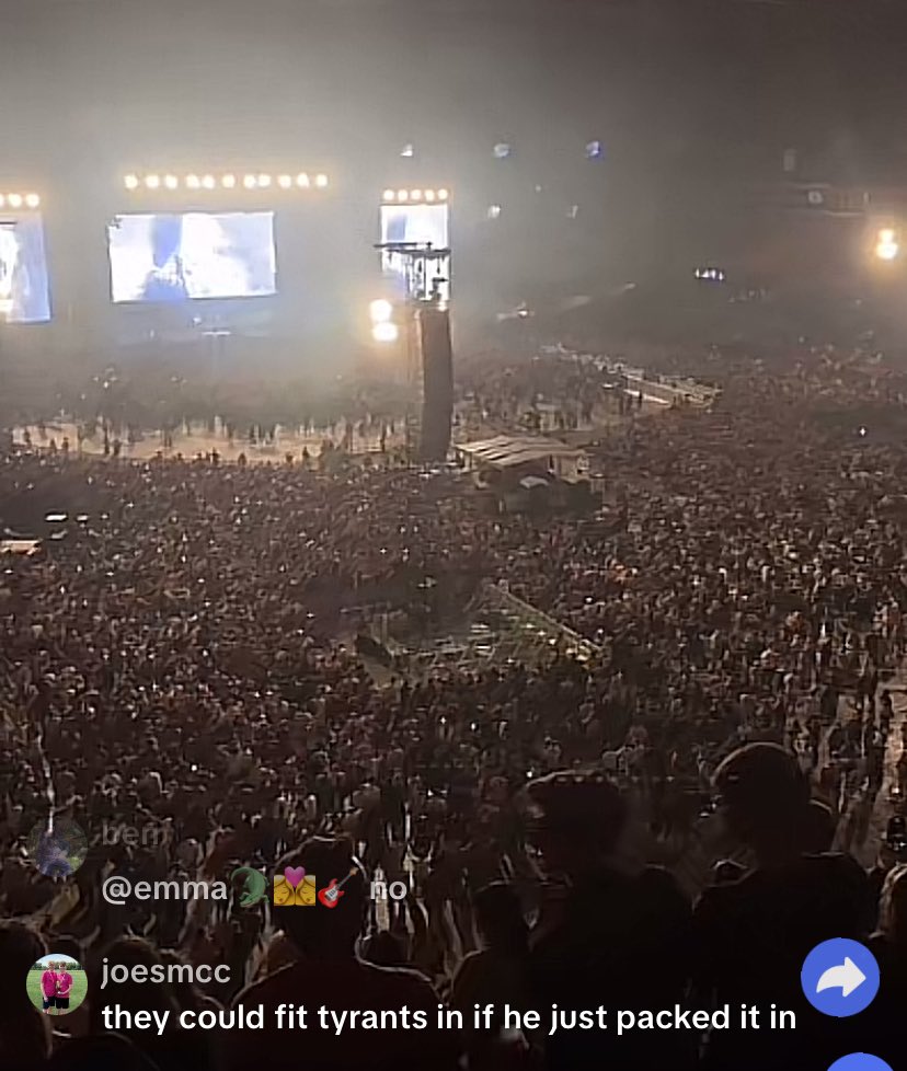 redxhotline's tweet photo. Vans dragging out cocoon and someone on live said this im crying https://t.co/XDXwAYSAUW