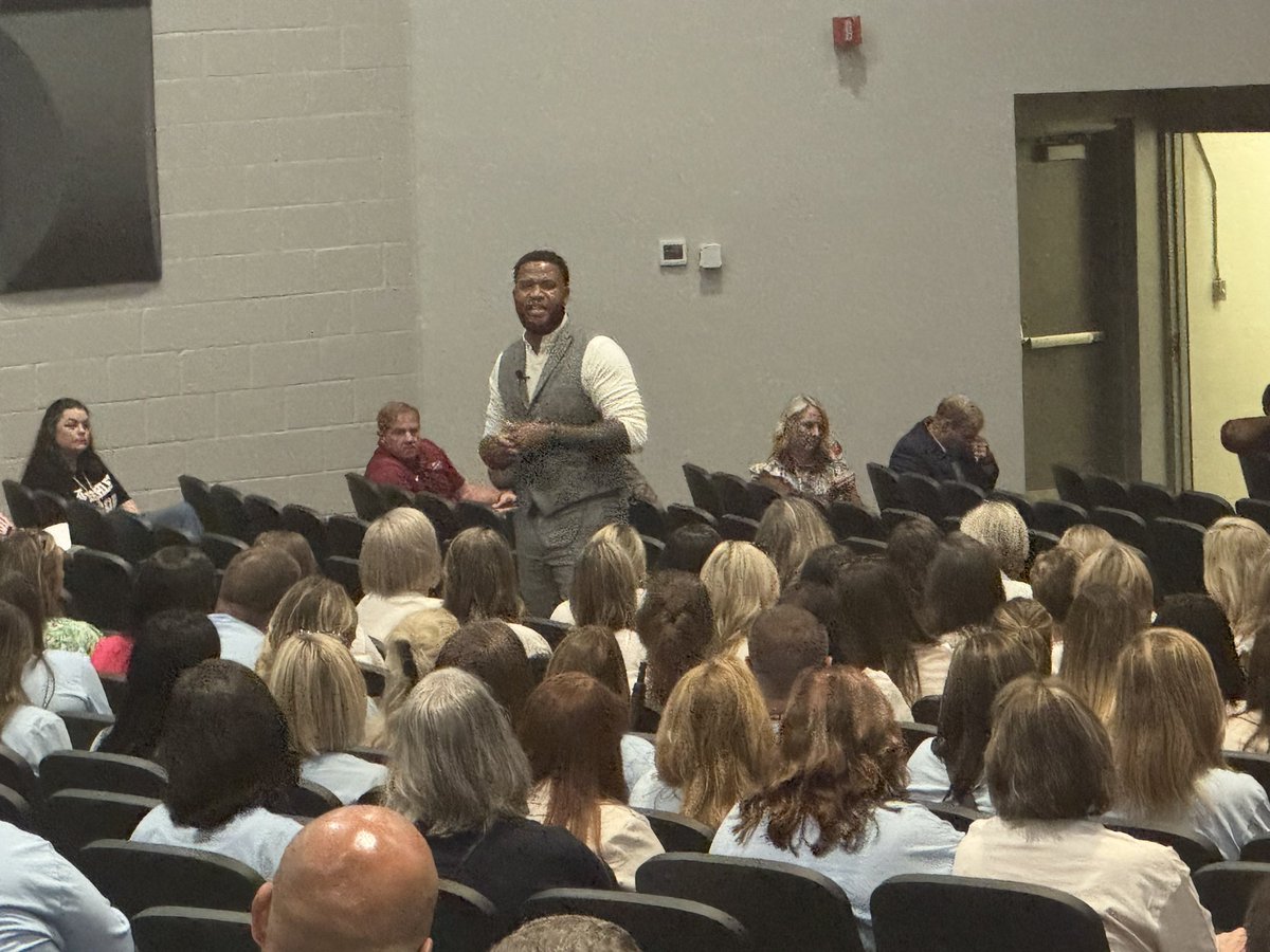 Dr. Veronica Bayles (@veronicabayles) on Twitter photo What a fantastic guest speaker today! <a href="/TommieMabry/">Dr. Tommie Mabry</a> was just what we needed to get this school year started! Best quote today- “To get something you've never had, you have to do something you've never done.” - It is all about perspective! ❤️<a href="/TuscumbiaCitySc/">Tuscumbia City Schools</a> What a fantastic guest speaker today! <a href="/TommieMabry/">Dr. Tommie Mabry</a> was just what we needed to get this school year started! Best quote today- “To get something you've never had, you have to do something you've never done.” - It is all about perspective! ❤️<a href="/TuscumbiaCitySc/">Tuscumbia City Schools</a>