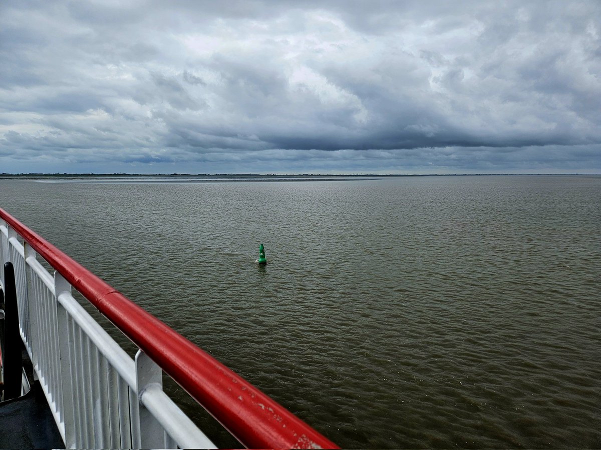 MaaikeWermer's tweet image. Lijnenspel en Hollandse luchten vanaf de veerboot. #Wagenborg #Ameland