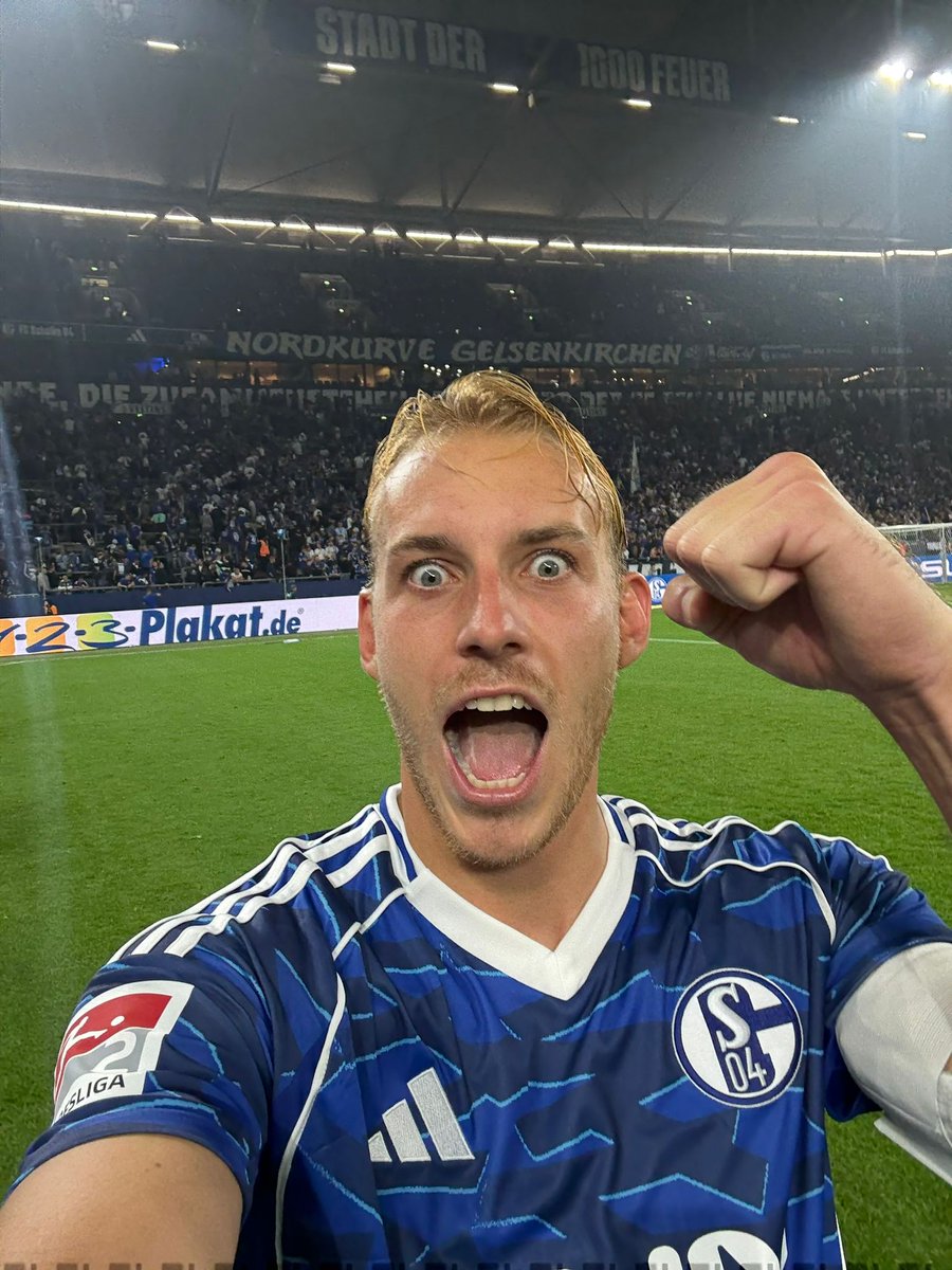 Marc761209's tweet photo. @hermanion_ @Jjjkkjh6 @SchalkeZone Hui https://t.co/lt3DxLjmPR